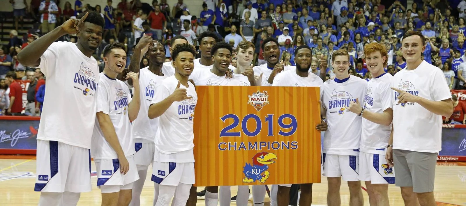 How Many Quarters in Men's College Basketball? Halves, Game Length and Overtime