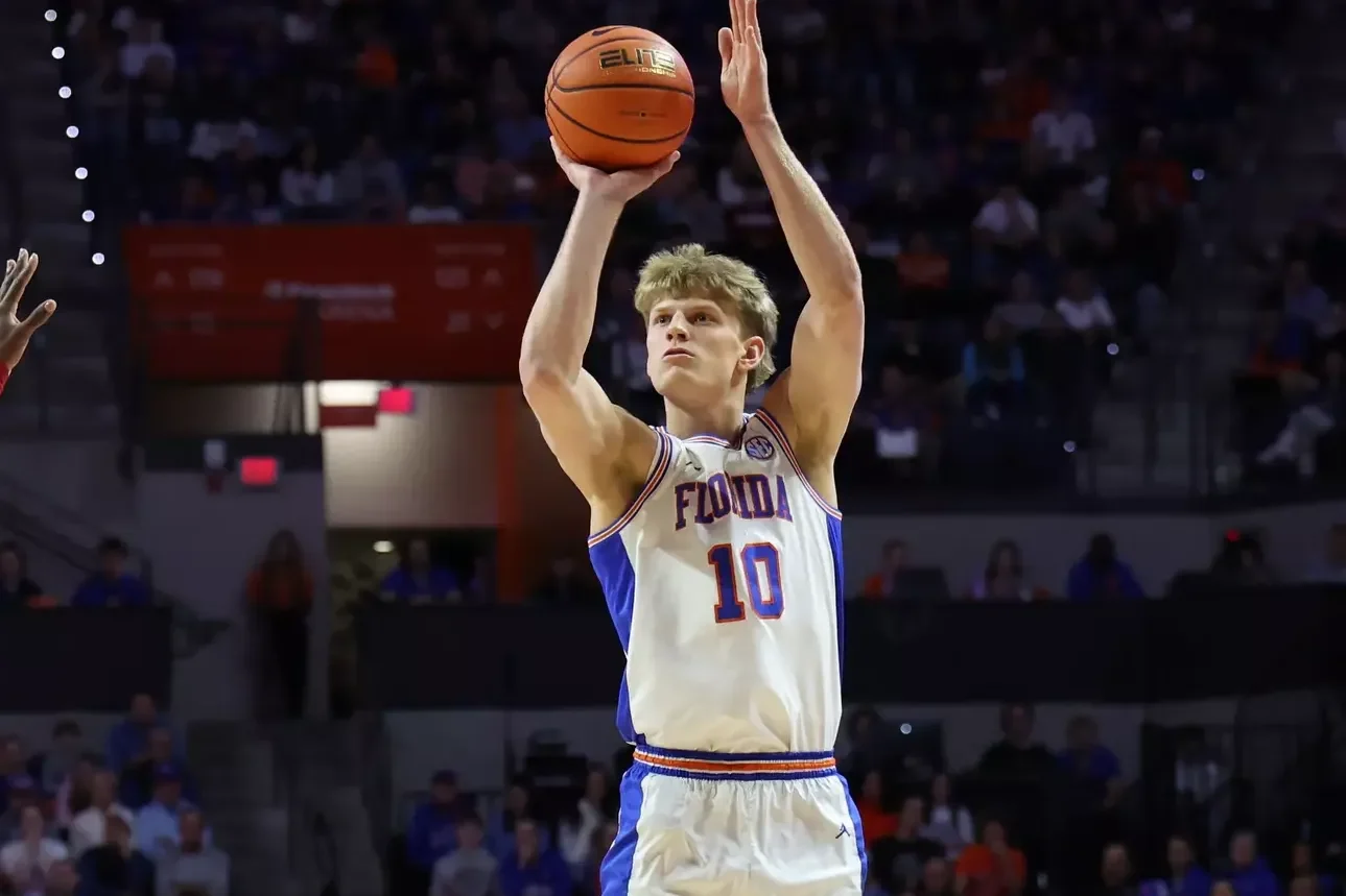 Thomas Haugh shoots in a white Florida number ten uniform in an archived Alabama game